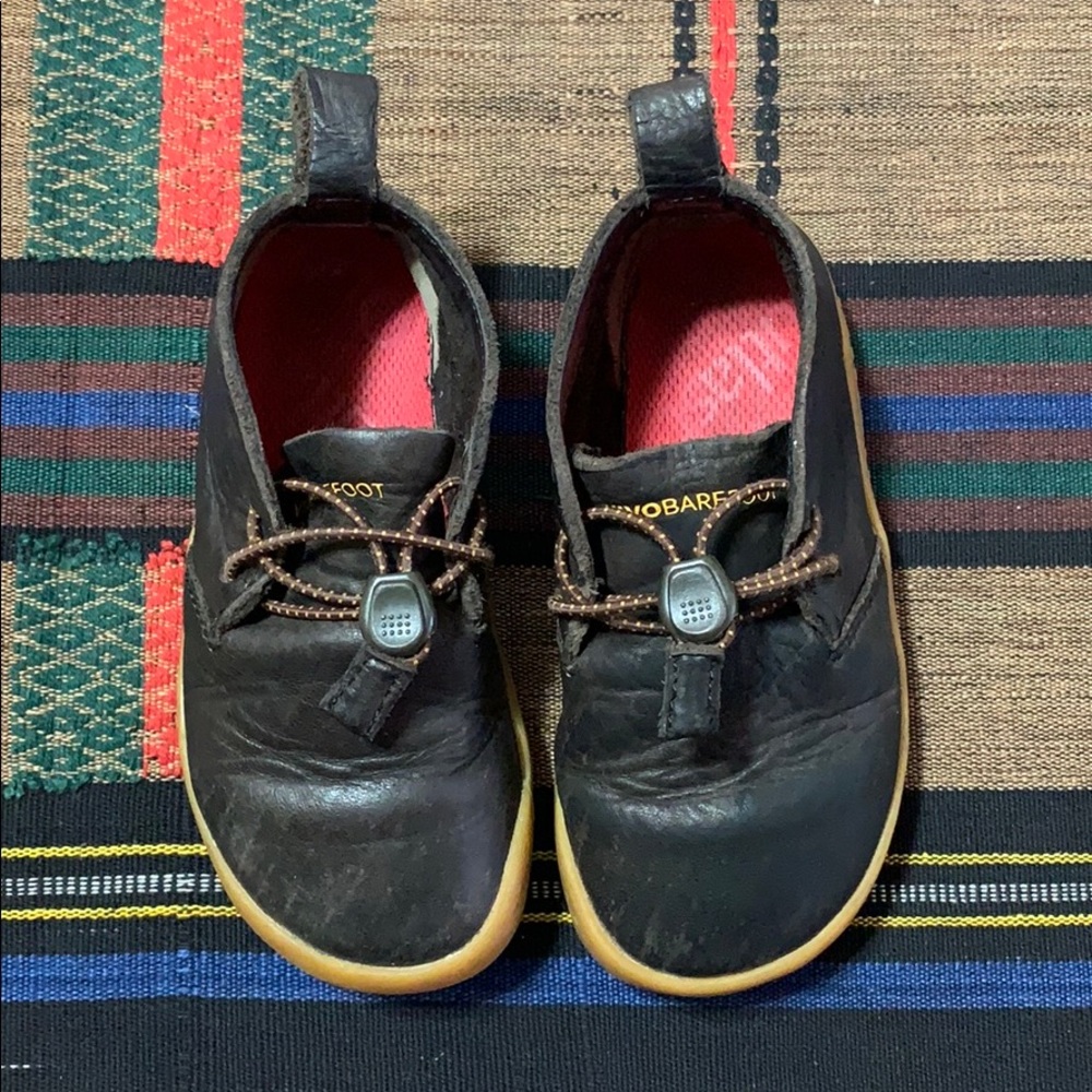 Vivobarefoot Gobi little kid euro25/ US 9 toddler